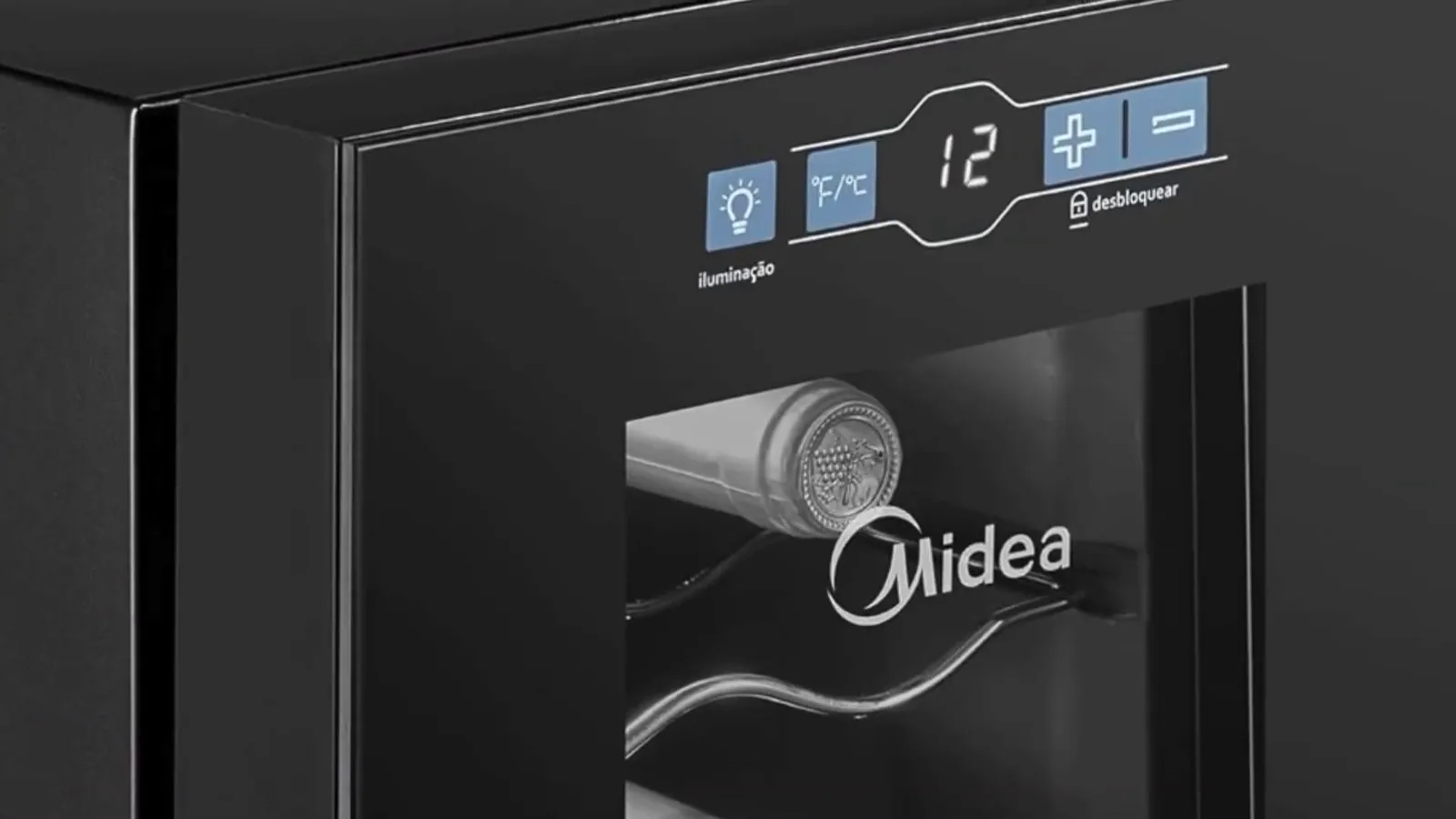 Painel digital touch da adega Midea para controle de temperatura