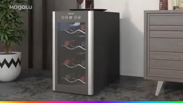Adega termoelétrica Electrolux com acabamento frontal em alumínio escovado