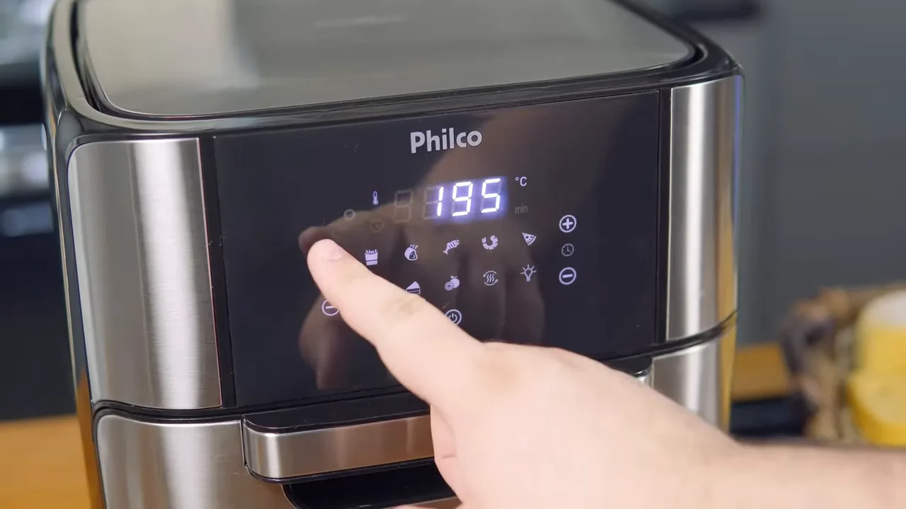 Ajuste de temperatura e tempo no painel digital sensível ao toque