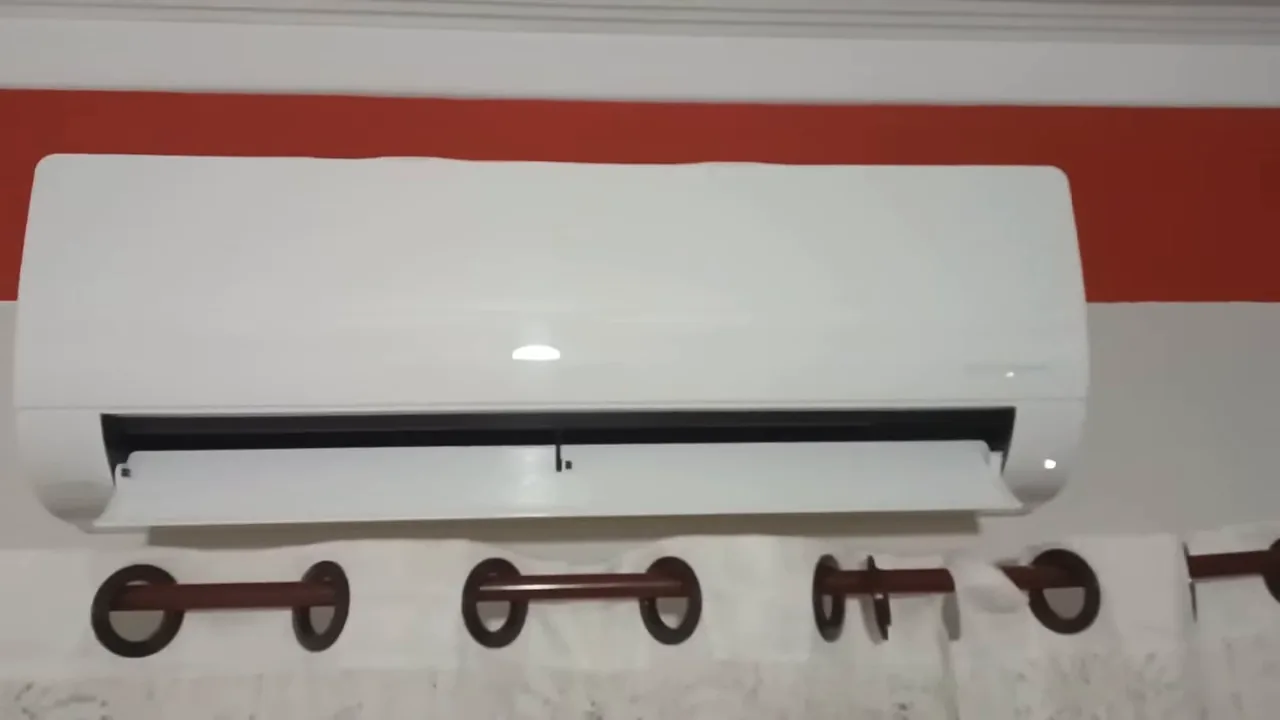 Aleta da evaporadora abrindo durante o funcionamento do ar-condicionado LG