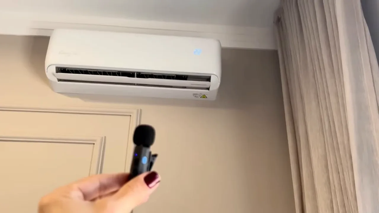 Evaporadora do ar-condicionado Gree G-Top Auto funcionando silenciosamente em refrigeração