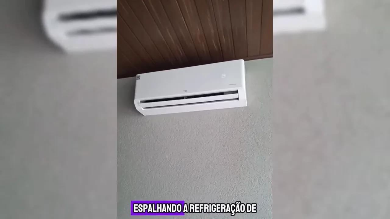 Aleta da evaporadora TCL T-Pro movimentando o fluxo de ar