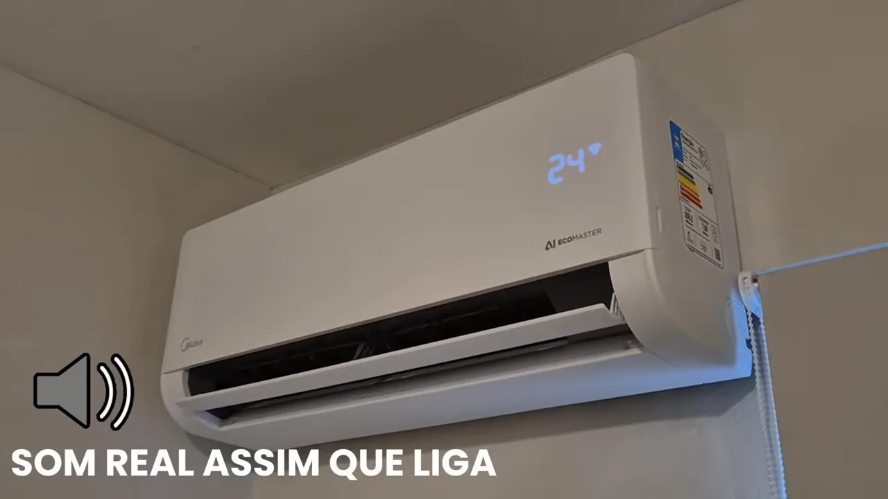 Aleta do ar-condicionado Midea AI Ecomaster abrindo durante a inicialização