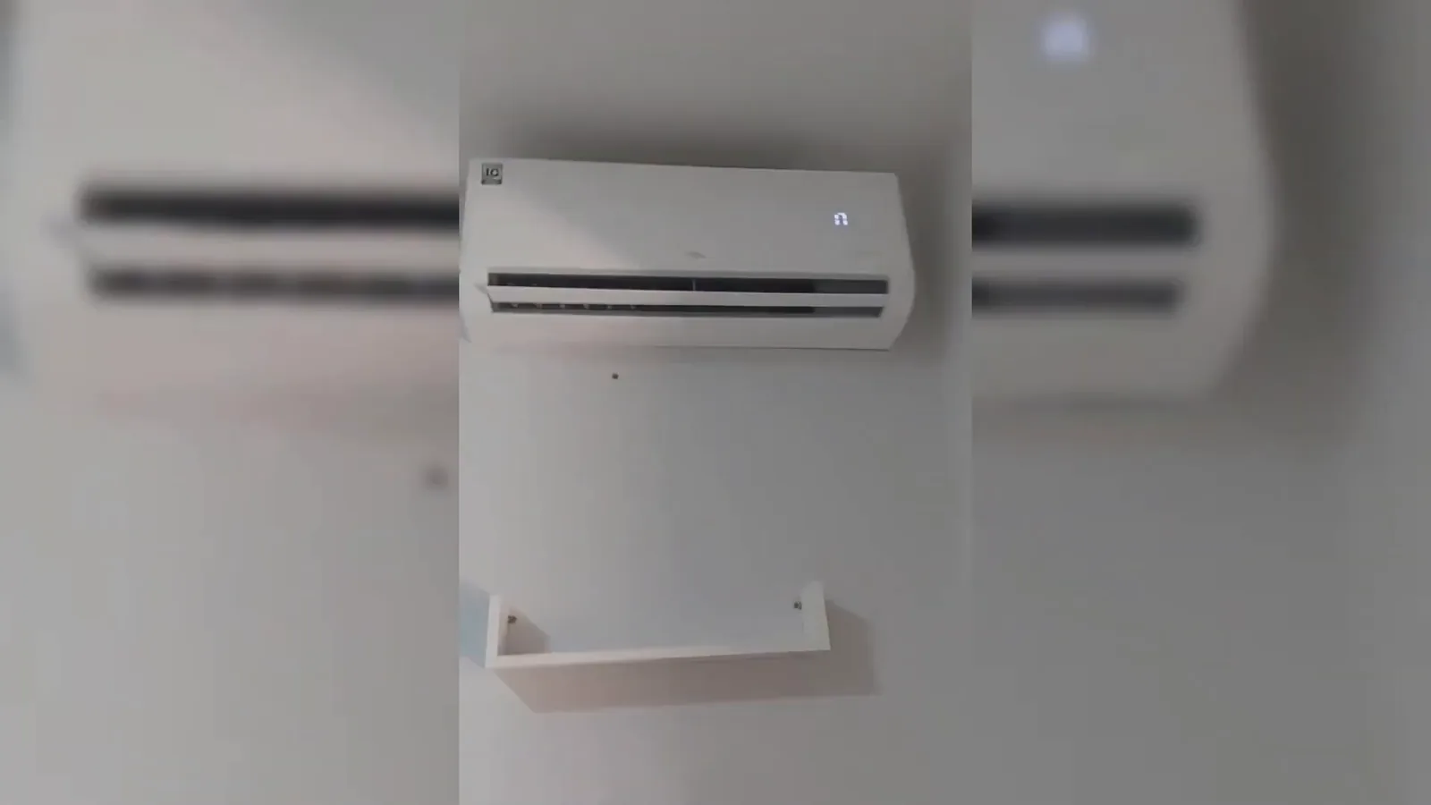 Ar-condicionado TCL T-Pro 2.0 instalado na parede em funcionamento