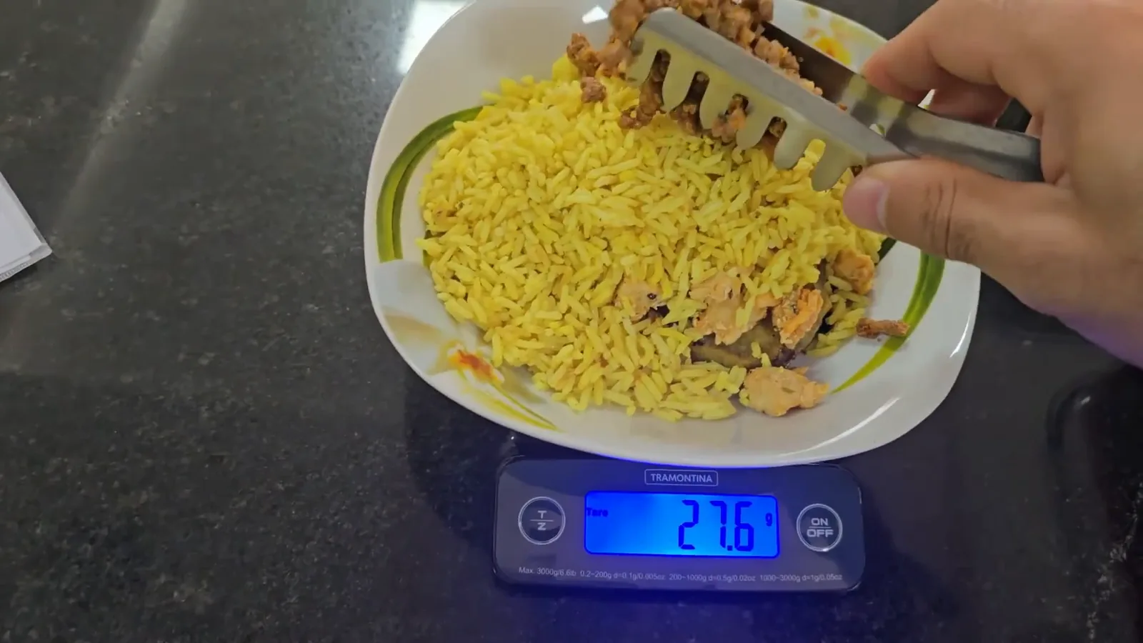 Pesagem de alimento com medição precisa em tempo real na balança