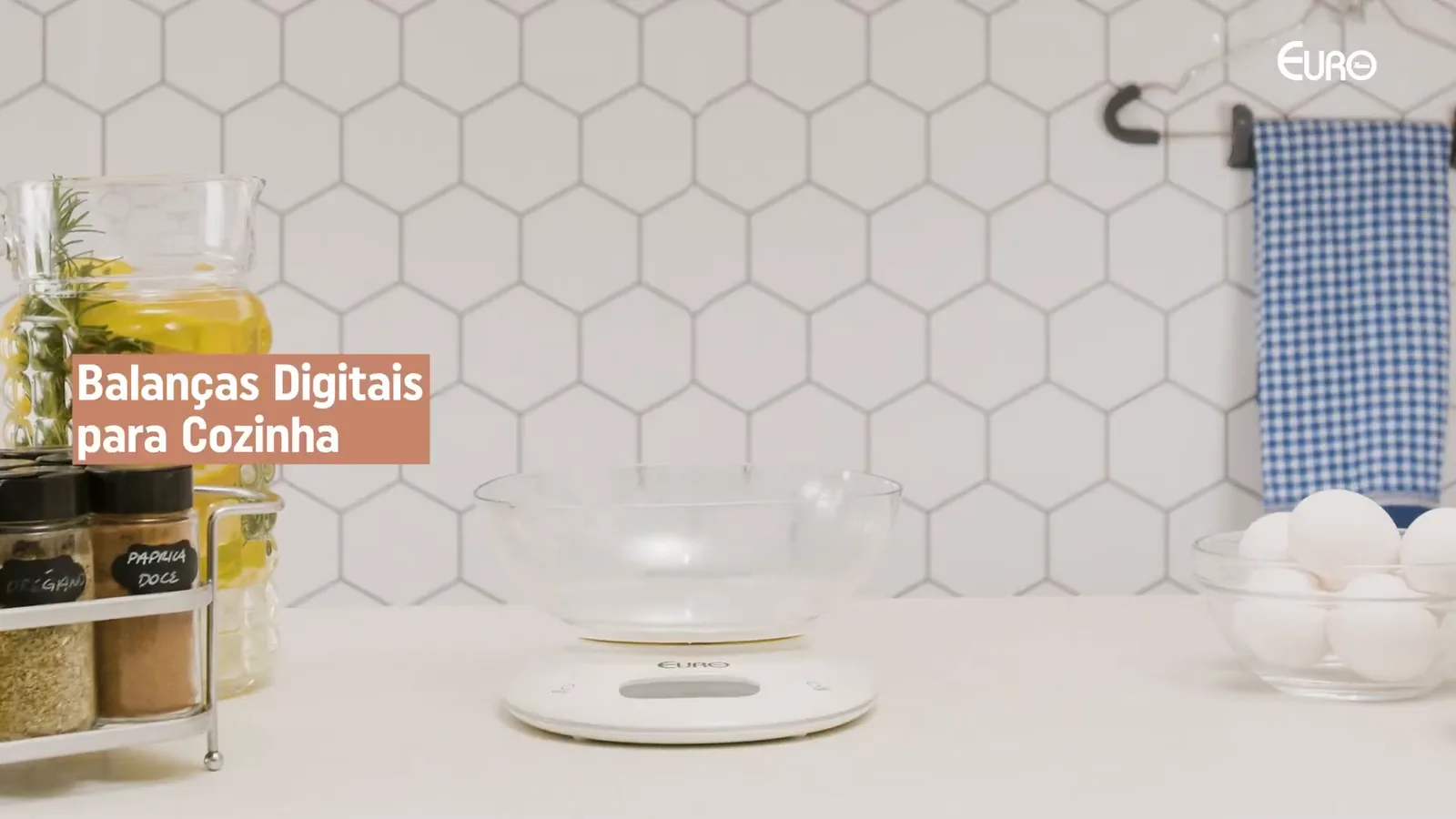 Balança digital Euro Home com acabamento em aço inox na bancada