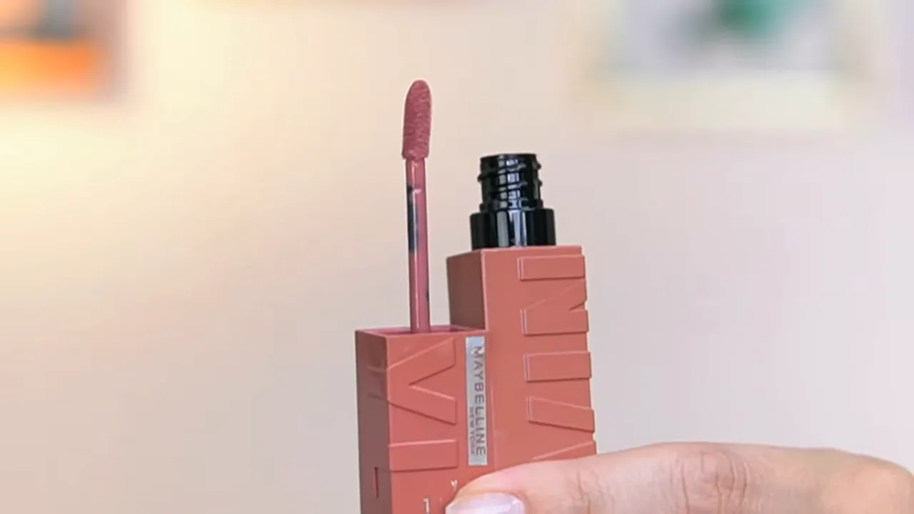 Apresentação do aplicador do batom líquido Maybelline SuperStay Vinyl Ink