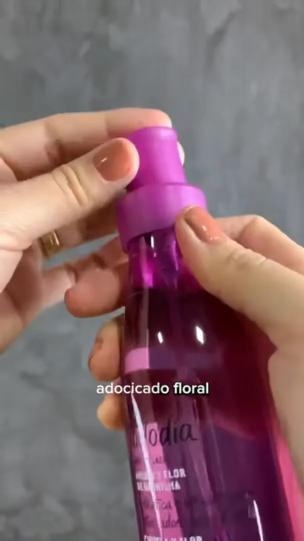 Frasco com válvula spray do body splash Natura Tododia Ameixa