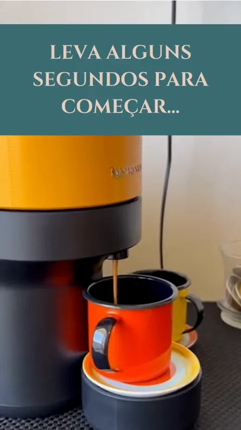 Extração de café cremoso pela cafeteira Nespresso Vertuo Pop