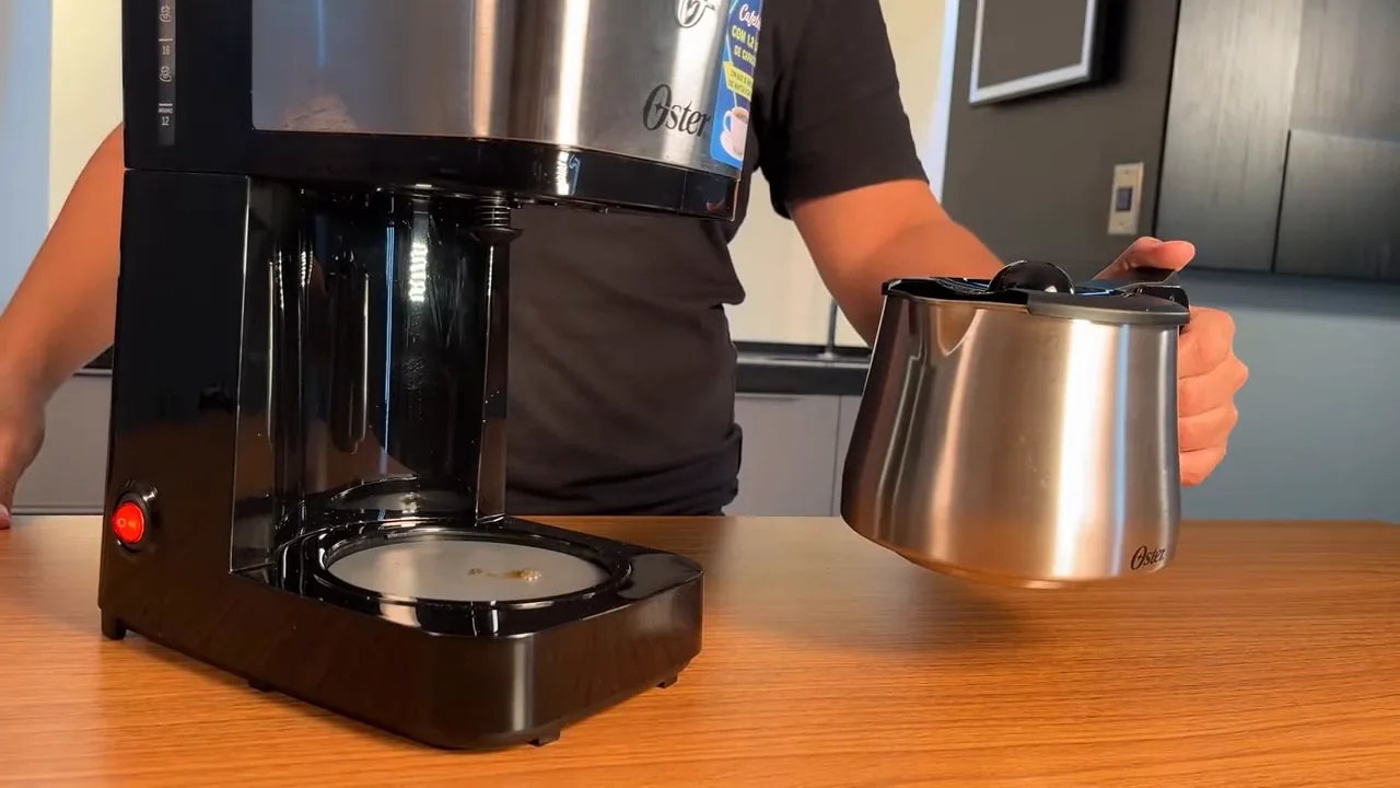 Teste prático do sistema corta-pingos durante o preparo do café