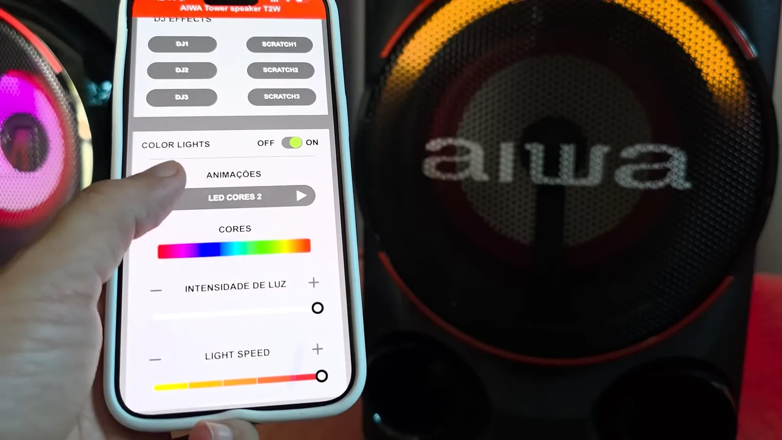 Ajuste das cores e efeitos de luz pelo aplicativo da Aiwa