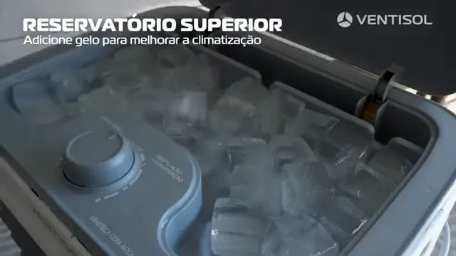 Bandeja superior com gelo para potencializar o resfriamento do ar
