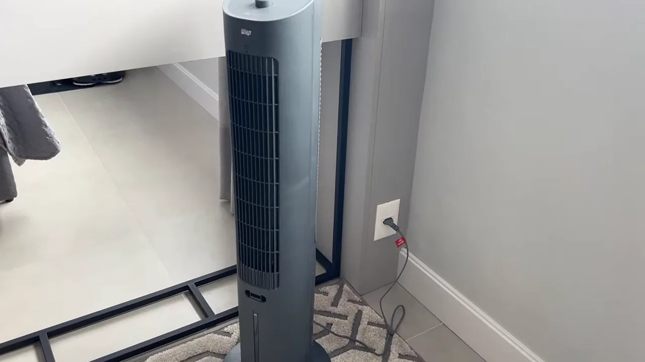 Climatizador torre WAP Air Fresh oscilando durante o funcionamento