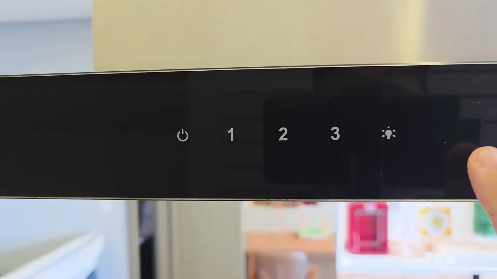 Painel touch com comando digital para acionamento da iluminação LED