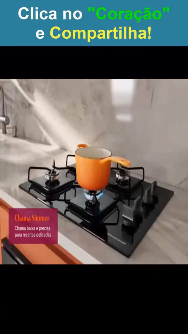 Cozimento em panela pequena com fogo baixo no cooktop Brastemp