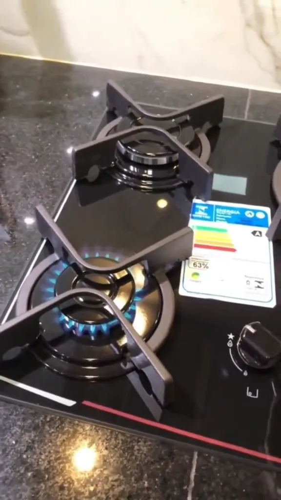 Acendimento superautomático acionando a chama do queimador Dako