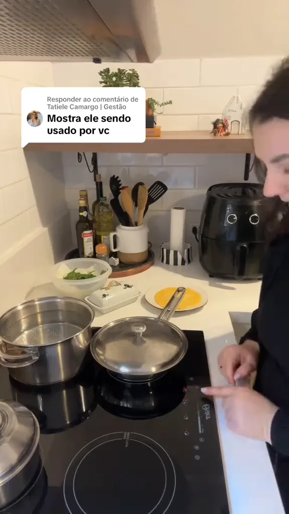 Controle tátil deslizante para ajuste de potência no cooktop Oster