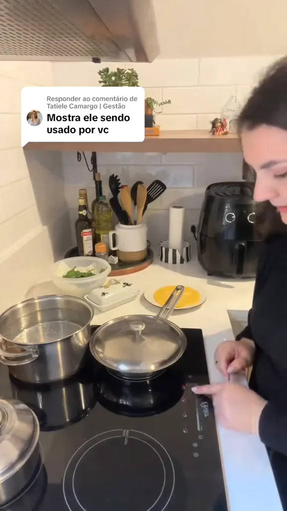 Ajuste dos níveis de potência no painel deslizante do cooktop