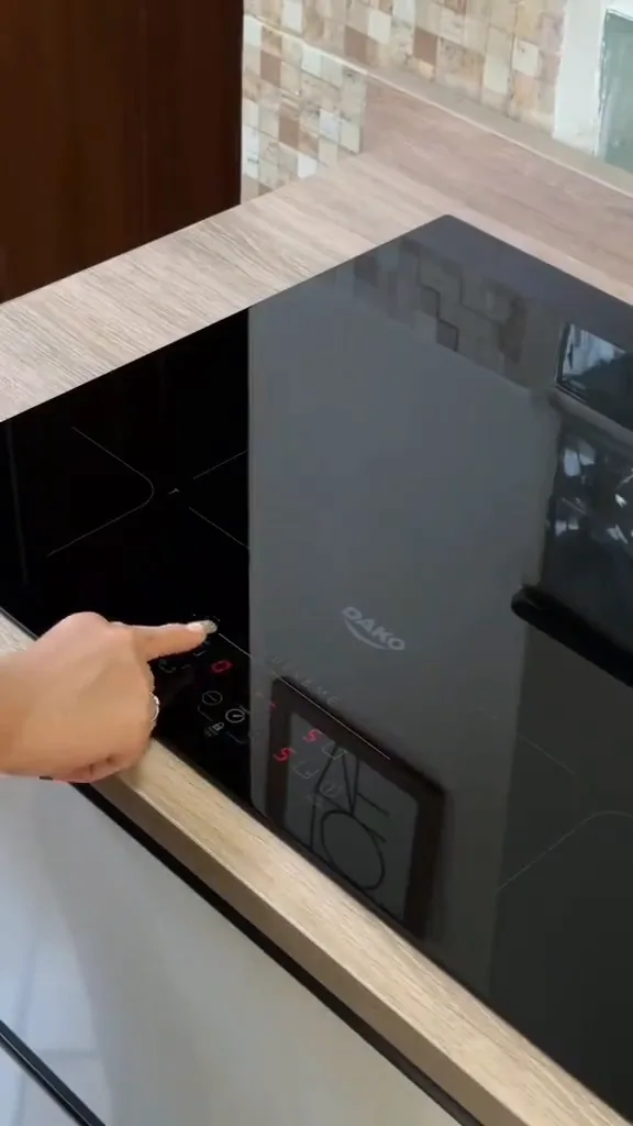 Ajuste de potência no painel touch do cooktop de indução Dako