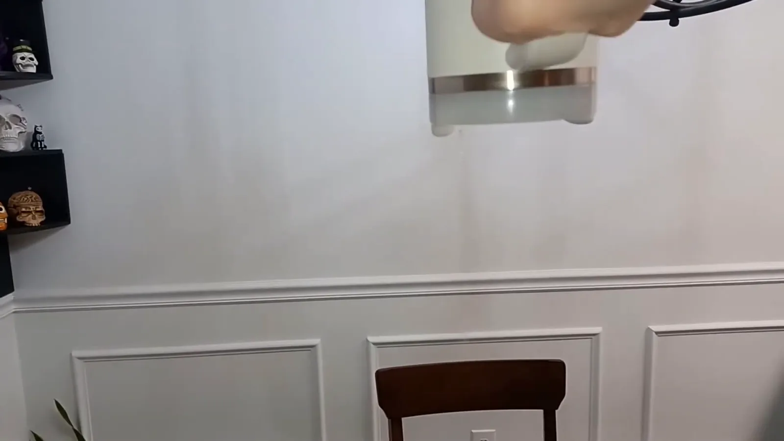 Teste demonstrando pequena perda de líquido ao virar o copo