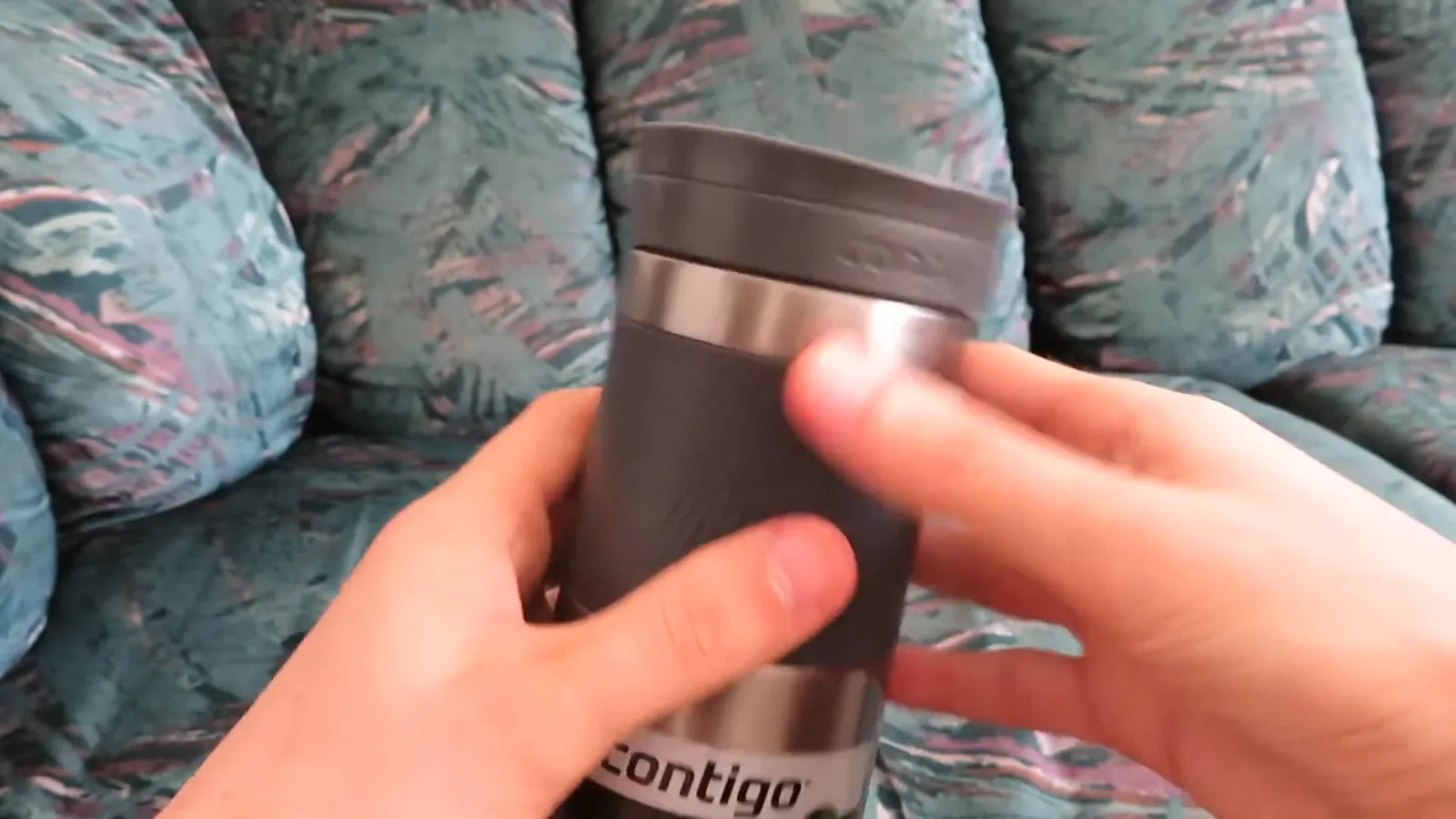 Faixa de borracha texturizada garantindo firmeza na pegada