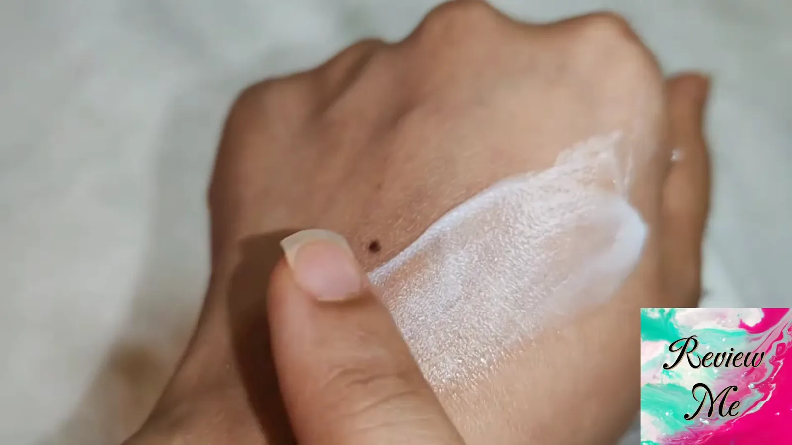 Espalhabilidade do creme clareador em teste na pele