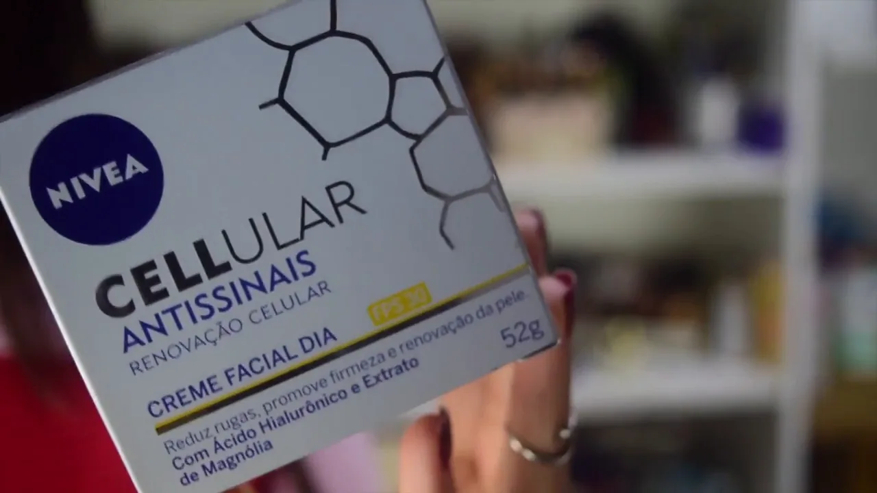 Embalagem do creme facial antissinais Nivea Cellular Dia FPS 30