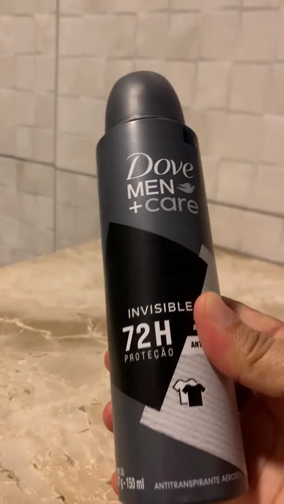 Desodorante Dove Men Care com proteção antitranspirante de 72 horas