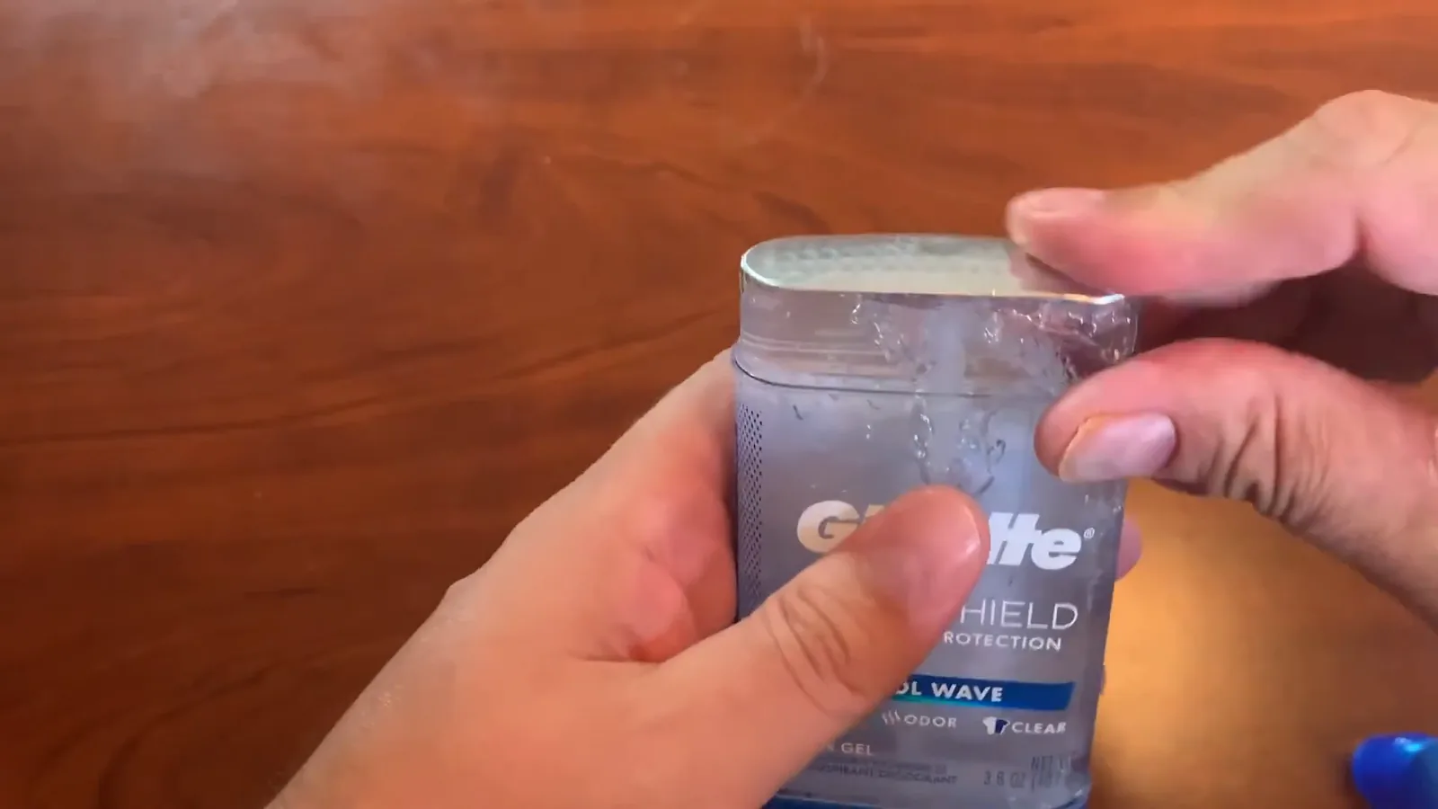 Topo do aplicador com lacre de proteção metálico lacrado
