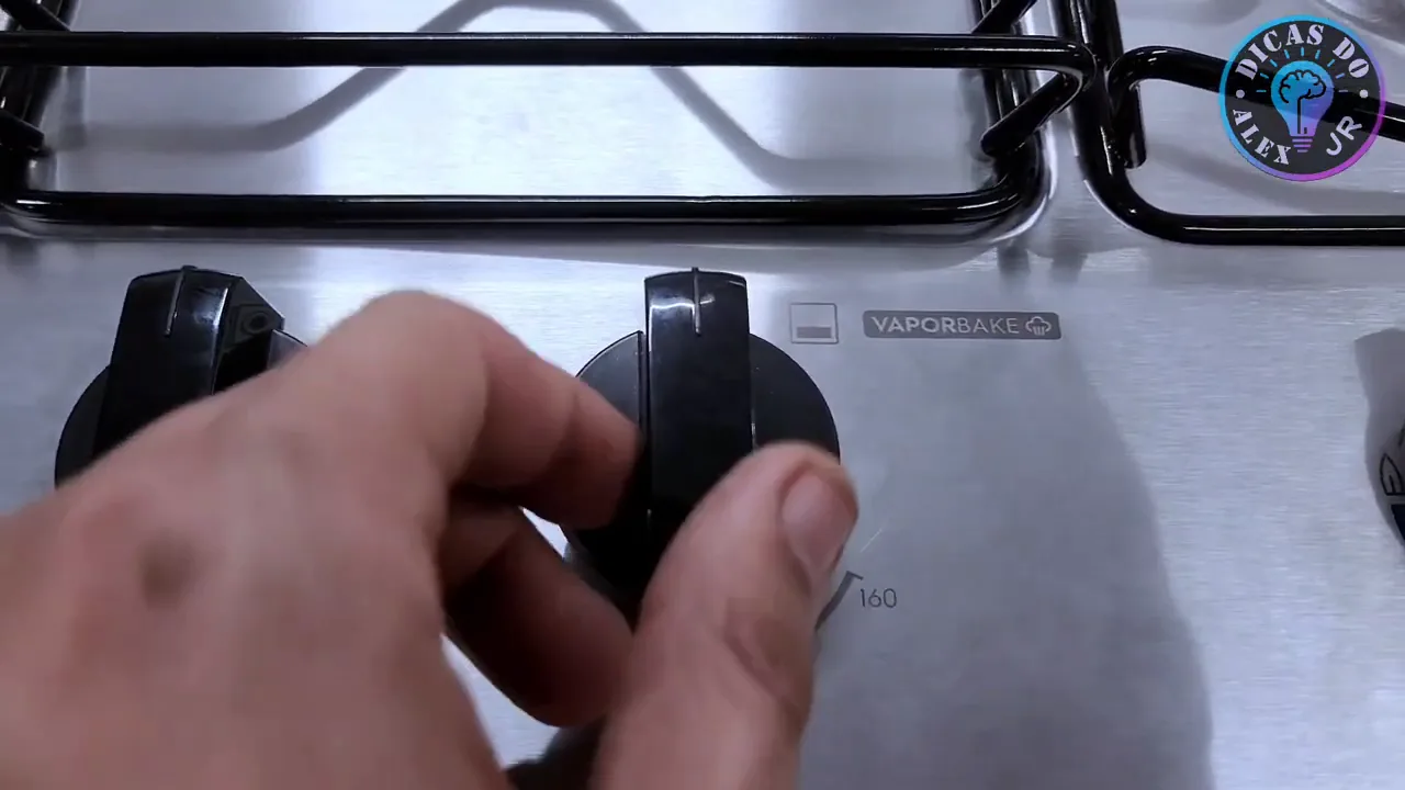 Manípulos na mesa de inox com controle da função VaporBake