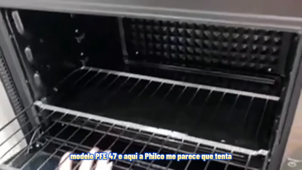 Manuseio da grelha deslizante interna do forno elétrico Philco