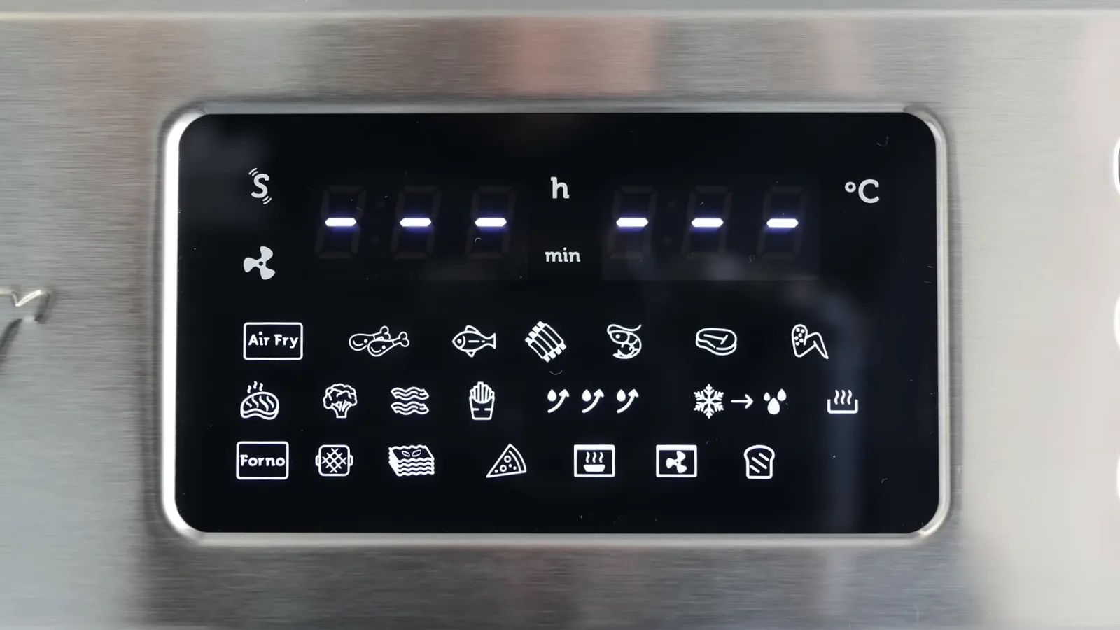 Display digital com ícones de funções e receitas pré-programadas ativados