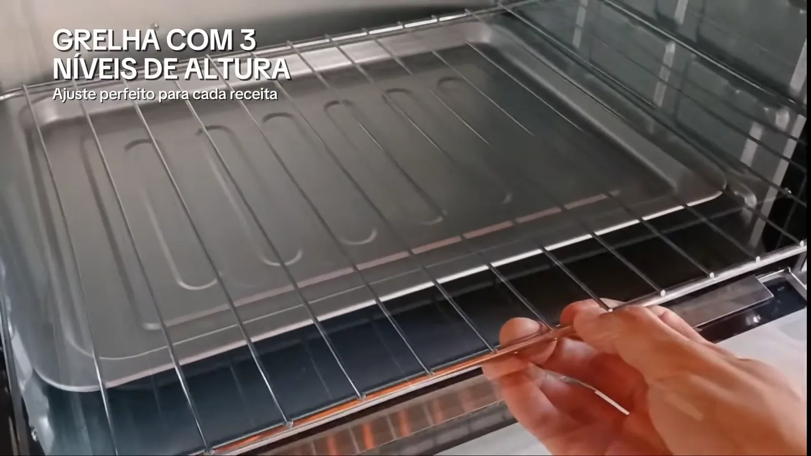 Grelha deslizante em aço inox com ajuste de altura no forno