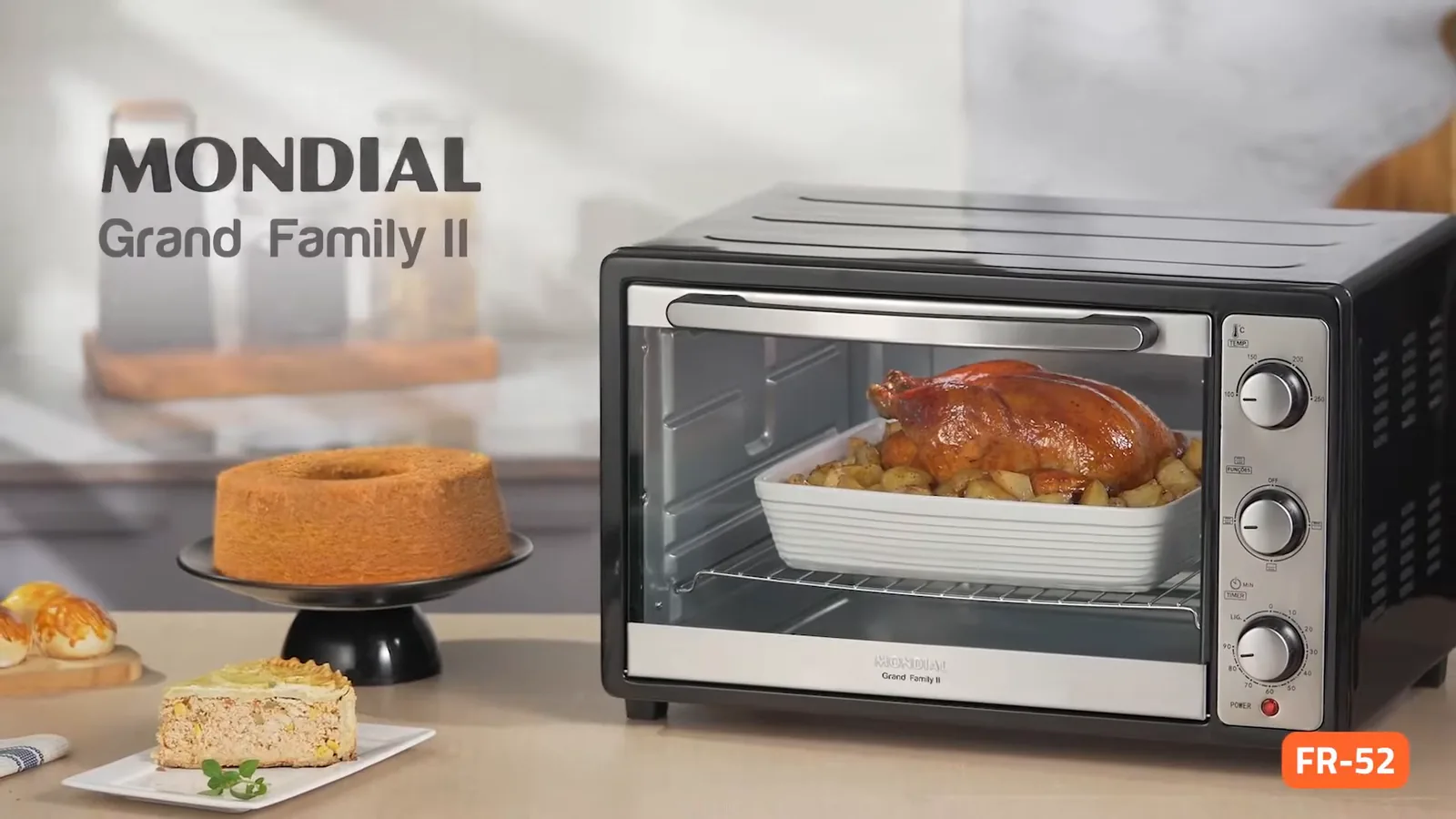 Forno elétrico Mondial de 52 litros posicionado sobre a bancada