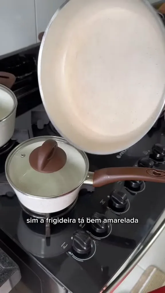 Demonstração do estado interno e do fundo de indução da frigideira