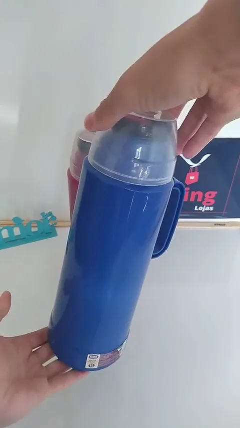 Garrafa térmica Mor Use de 1 litro com alça integrada