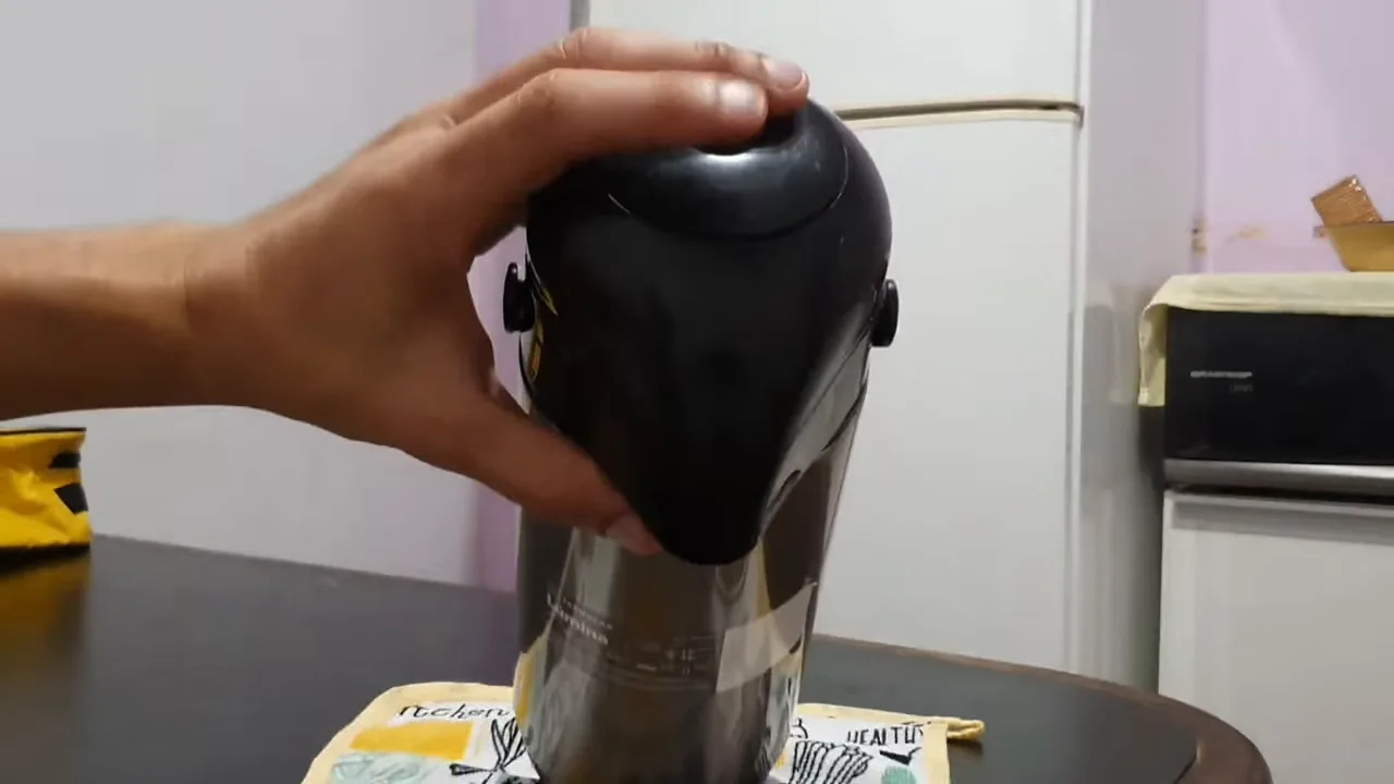 Acionamento contínuo da bomba de pressão manual da garrafa térmica