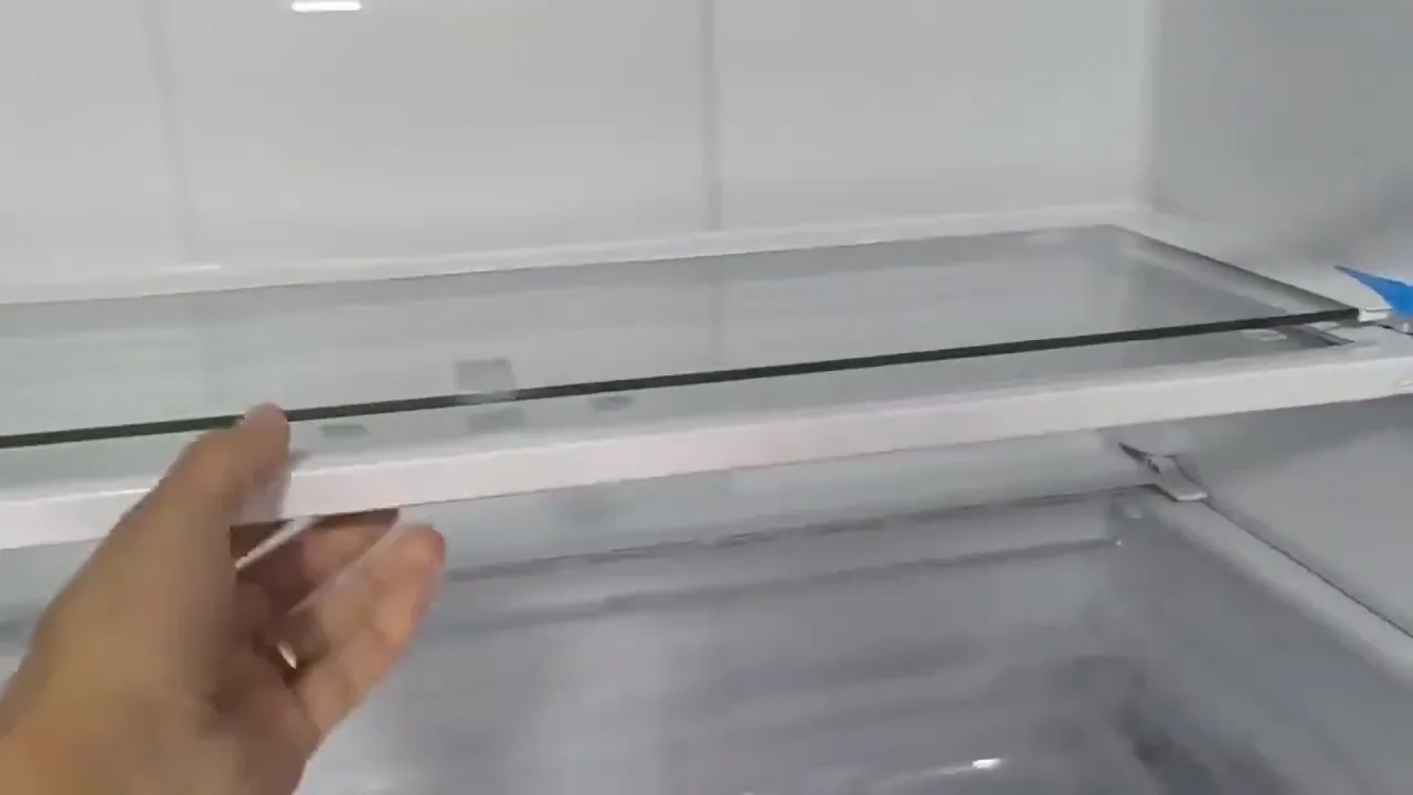 Ajuste da prateleira retrátil no refrigerador Electrolux IM8S
