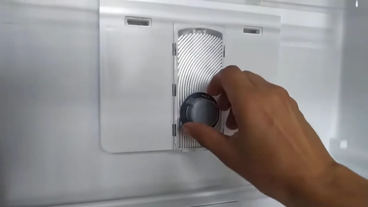 Ajuste manual da temperatura no controle interno do refrigerador duplex