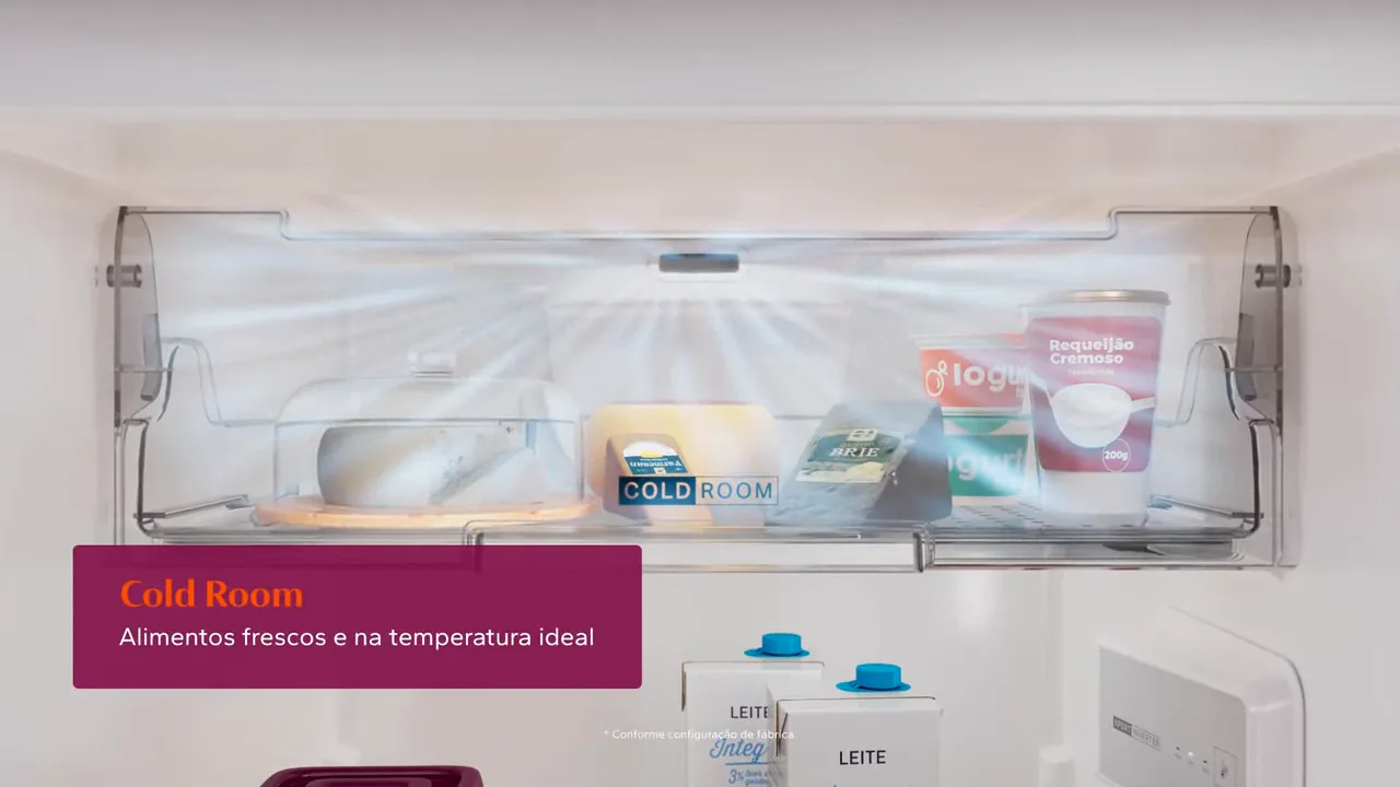 Abertura do compartimento Cold Room com fluxo de ar frio