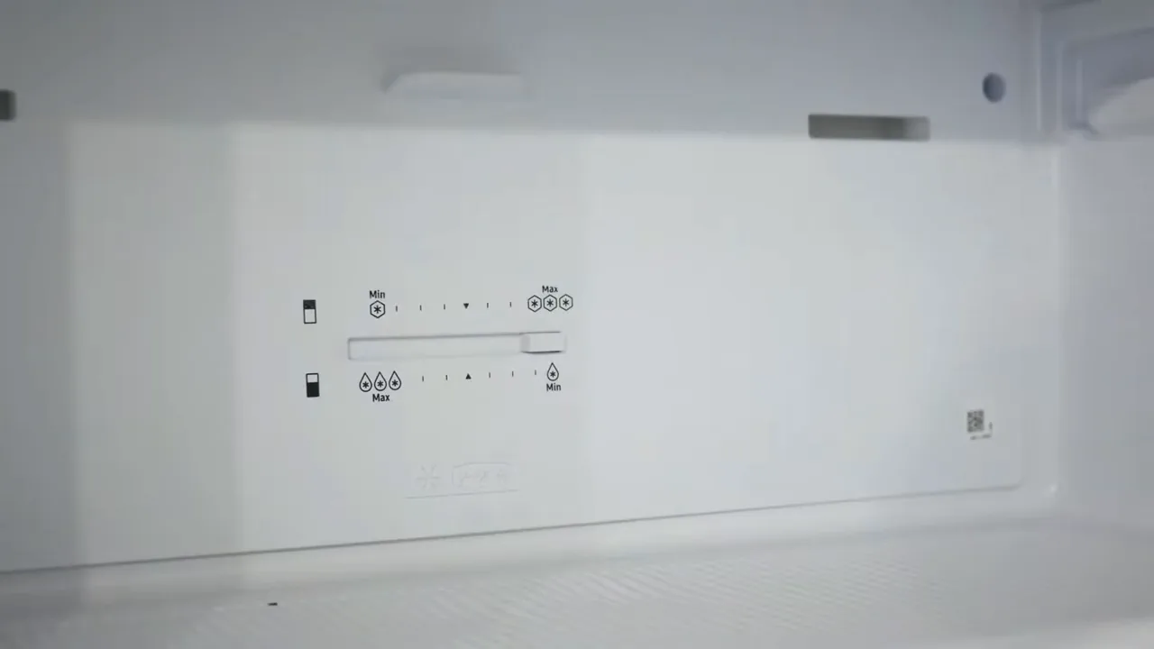 Controle deslizante ajustando a circulação de ar no congelador
