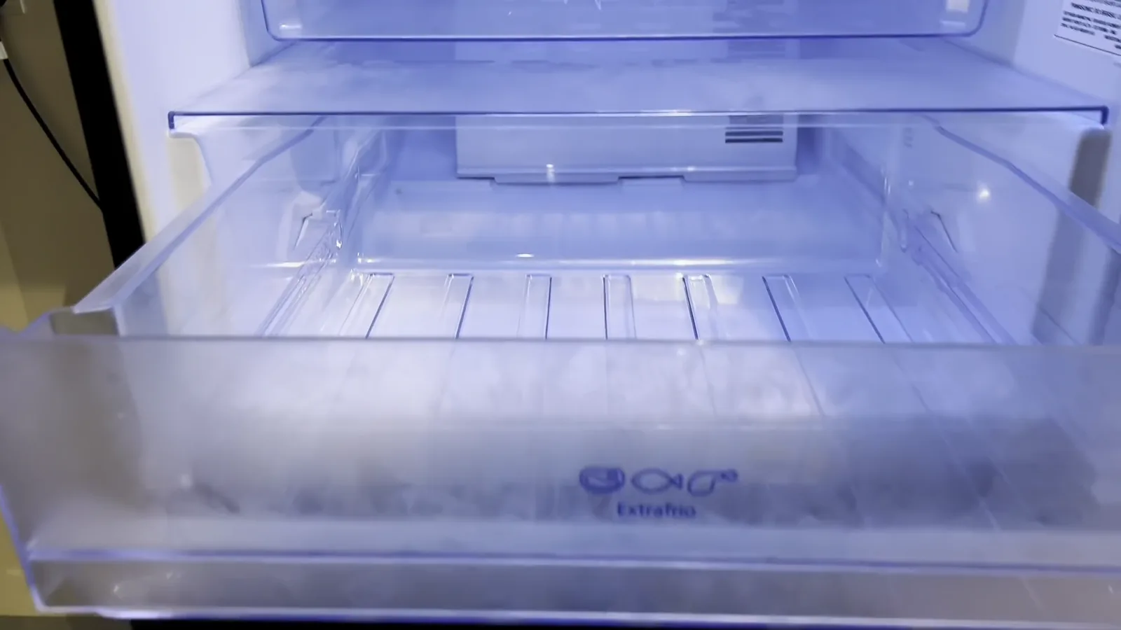 Gaveta extrafrio aberta ideal para conservar carnes e laticínios