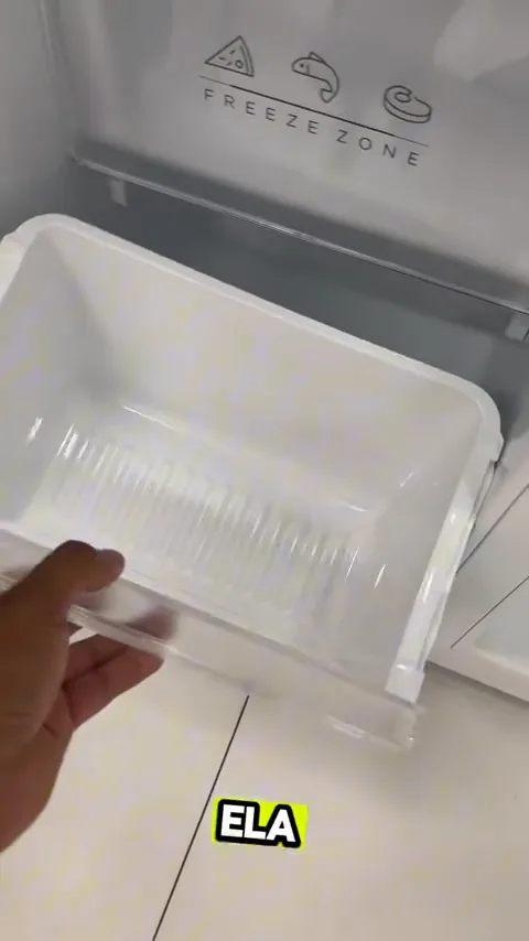 Gaveta inferior do freezer com profundidade reduzida pelo compressor