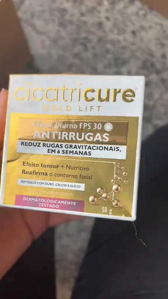 Caixa do creme diurno antissinais Cicatricure Gold Lift FPS 30