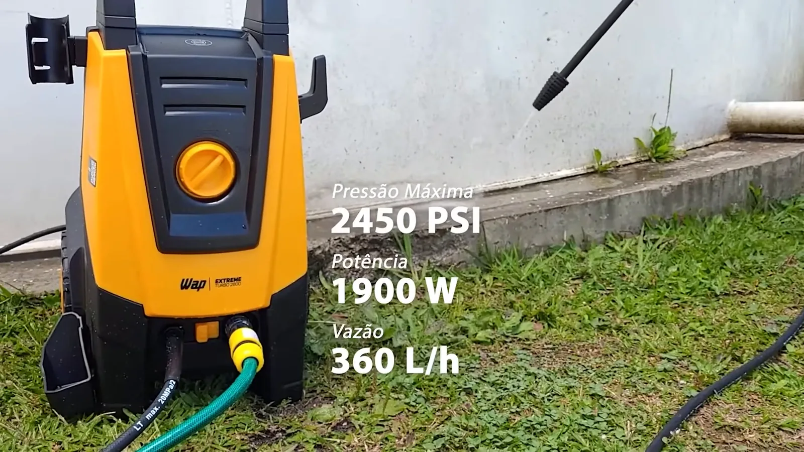 Lavadora WAP Extreme Turbo 2800 conectada e em funcionamento