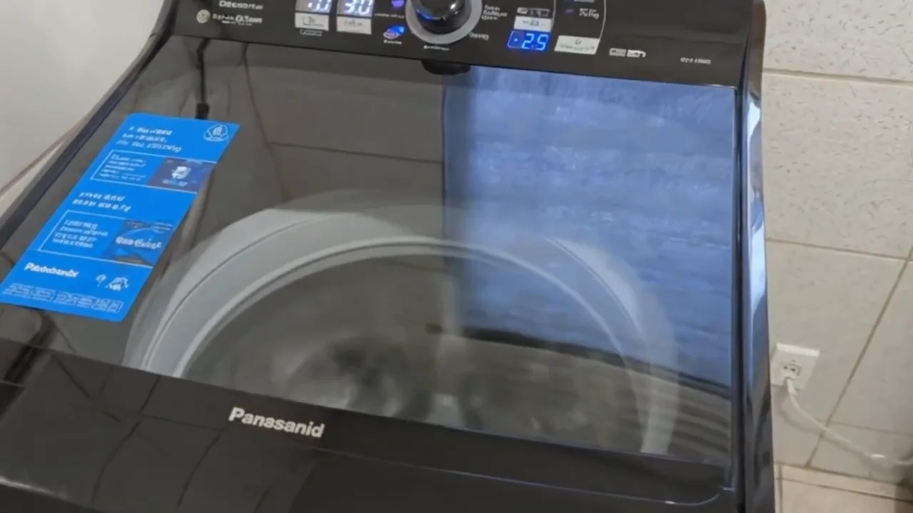 Lavadora Panasonic de 15 kg em funcionamento na lavanderia