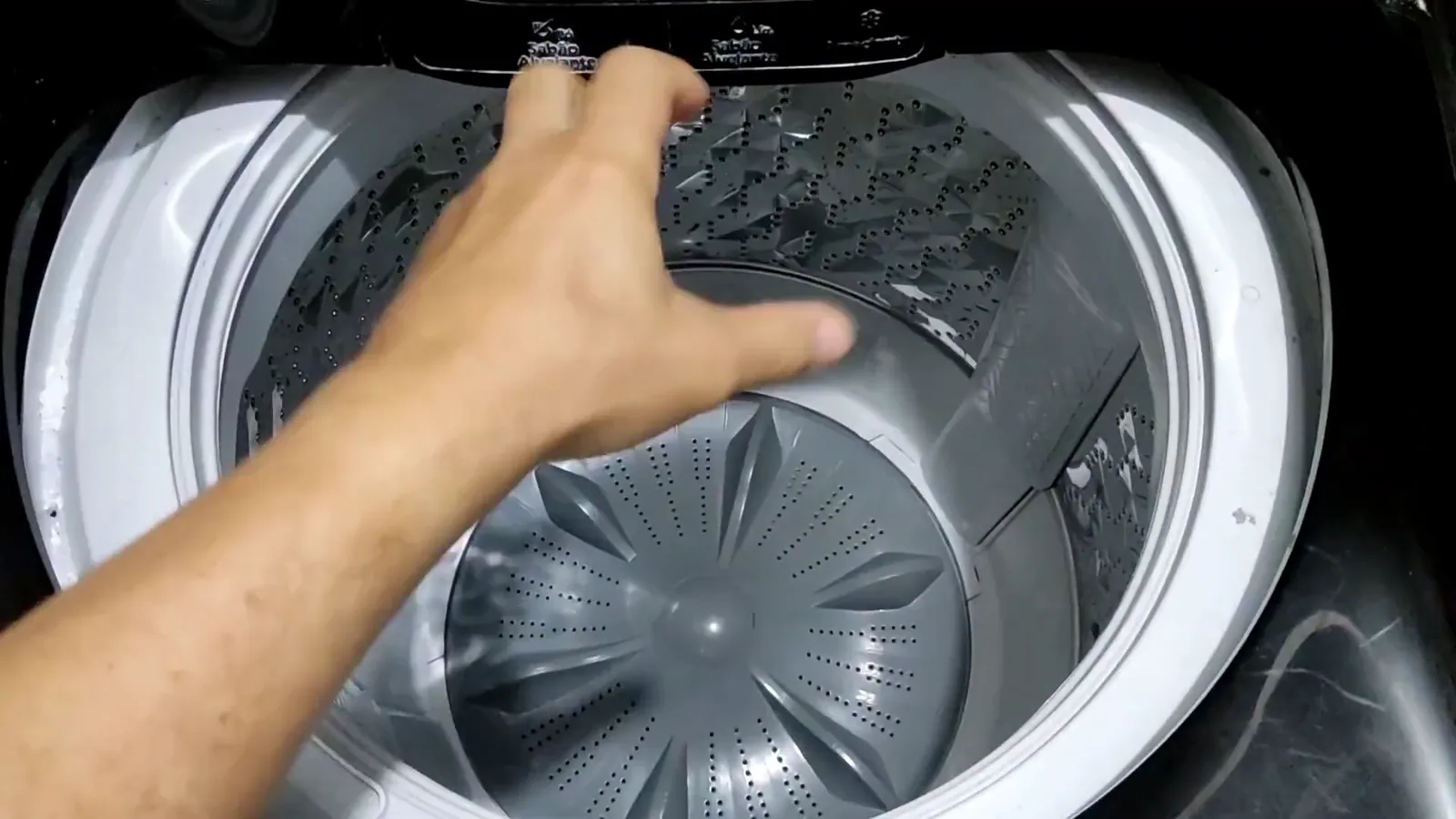 Cesto inox sem agitador central com amplo espaço interno