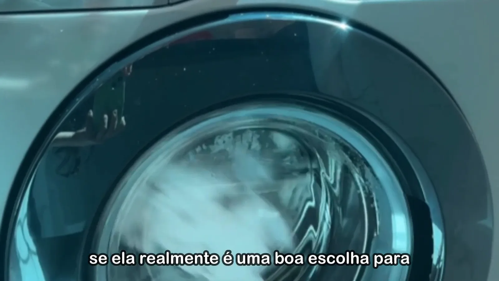 Lavadora Samsung WW11T realizando ciclo com água e sabão concentrado