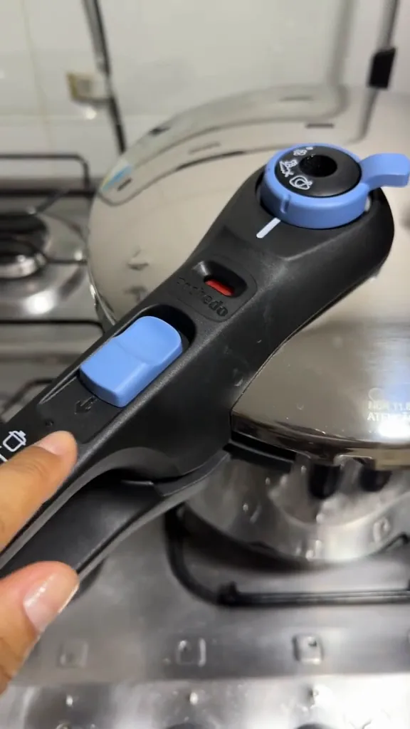 Trava de segurança no cabo da panela Rochedo Inox Trendy