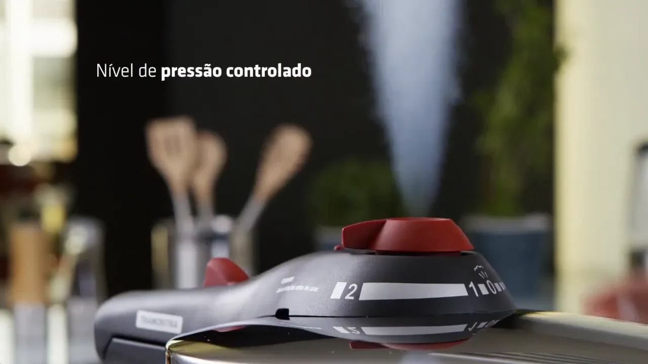 Válvula seletora de pressão liberando vapor de forma controlada